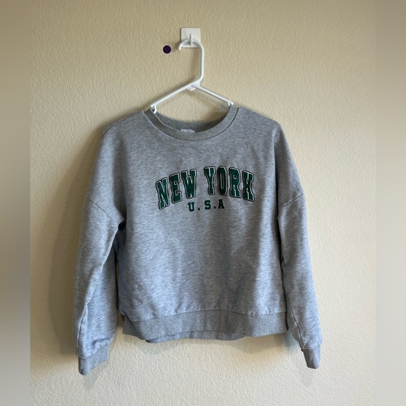 Princess Polly Women's Gray and Green Sweatshirt size 4 - Picture 1 of 4